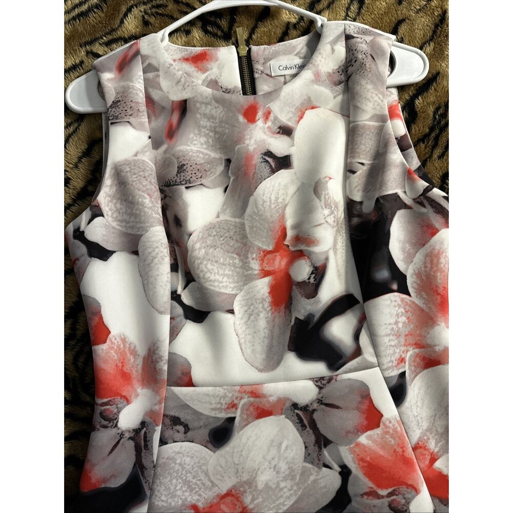 Calvin Klein Floral Sheath Dress Sleeveless Knee Length Size 8 Zip Accent Classy